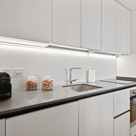 Altido Spacious Apt For 4 With Balcony In Porta Romana Milan